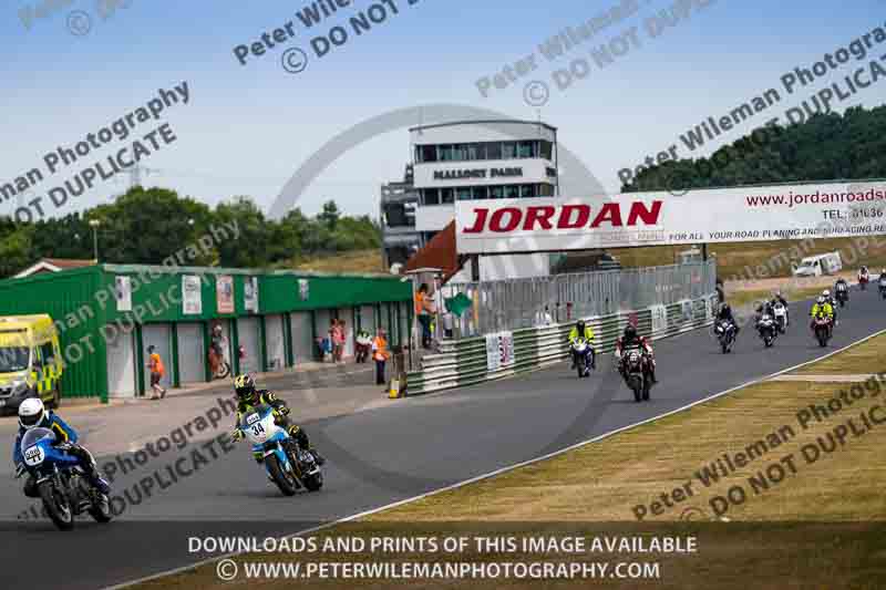 Vintage motorcycle club;eventdigitalimages;mallory park;mallory park trackday photographs;no limits trackdays;peter wileman photography;trackday digital images;trackday photos;vmcc festival 1000 bikes photographs